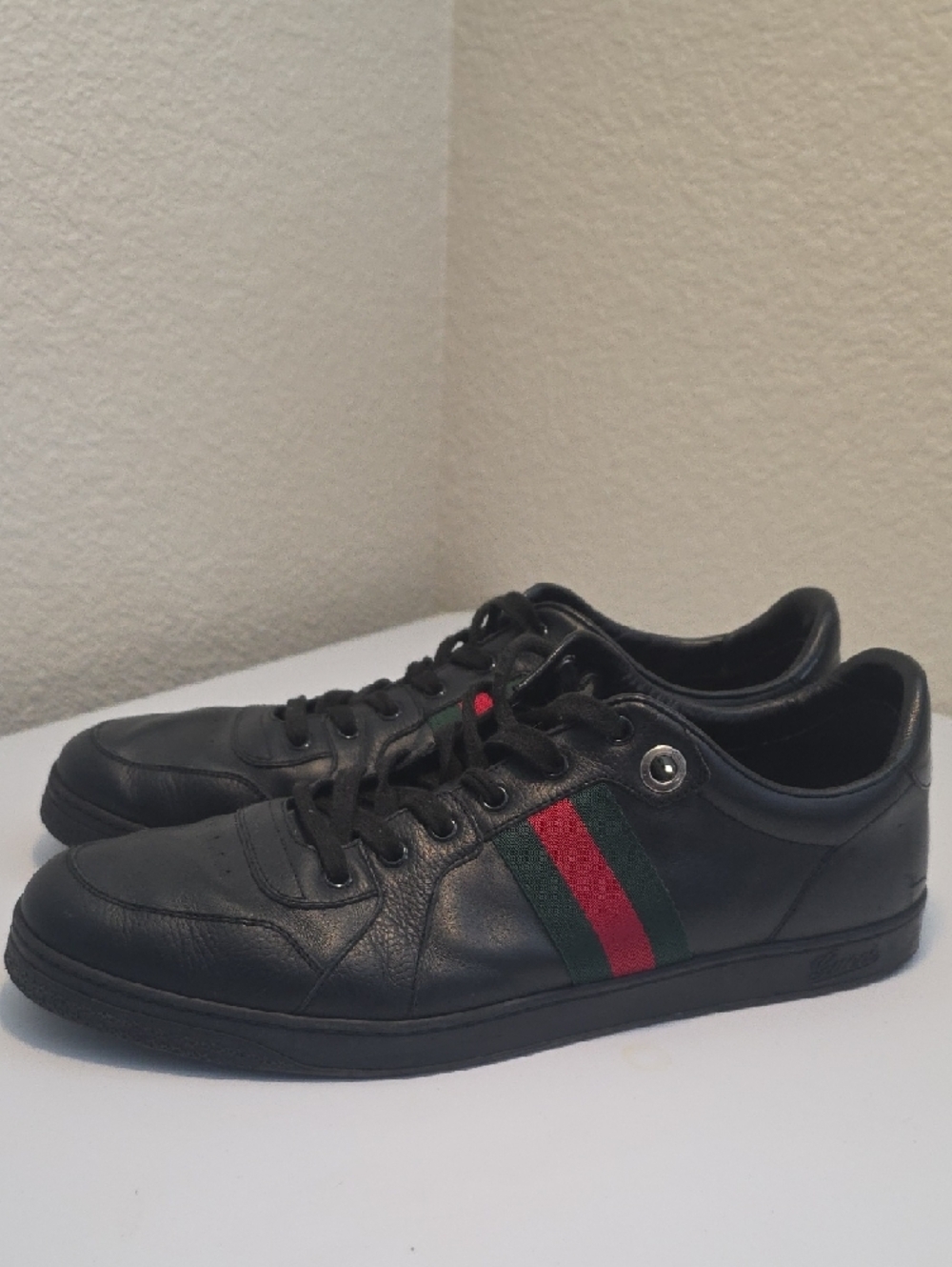 Gucci Black Leather Men's Sneakers with Green & Red Stripe Size 12 - Picture 2 of 9